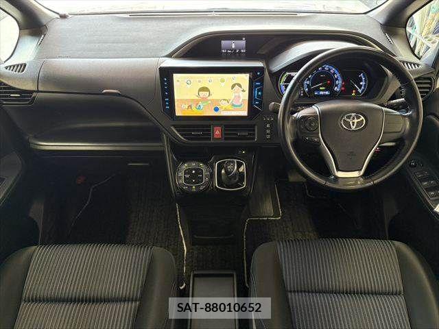 Toyota VOXY HYBRID 2016-09 8210994-2