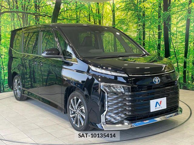 Toyota VOXY HYBRID 2023-02 8210976-16