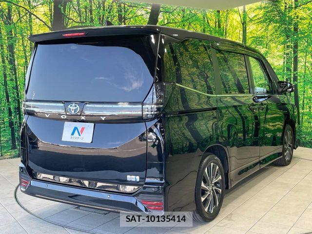 Toyota VOXY HYBRID 2023-02 8210976-17