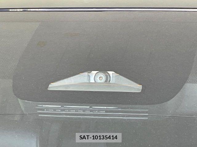Toyota VOXY HYBRID 2023-02 8210976-5