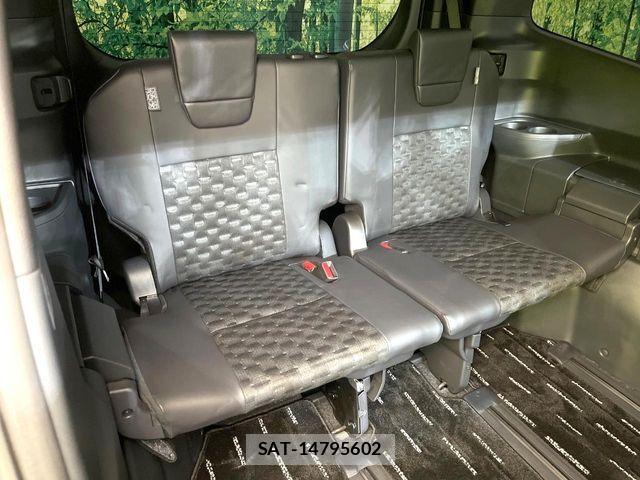 Toyota VOXY HYBRID 2024-09 8232348-9