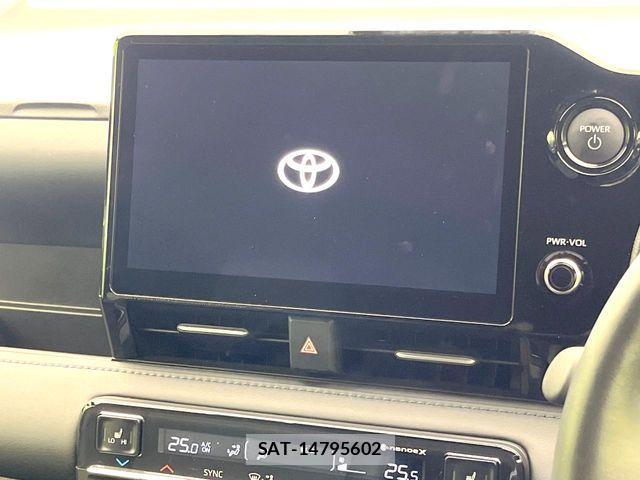 Toyota VOXY HYBRID 2024-09 8232348-2