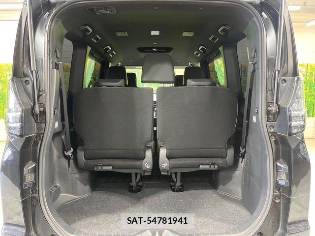 Toyota VOXY HYBRID 2024-10 8232352-10