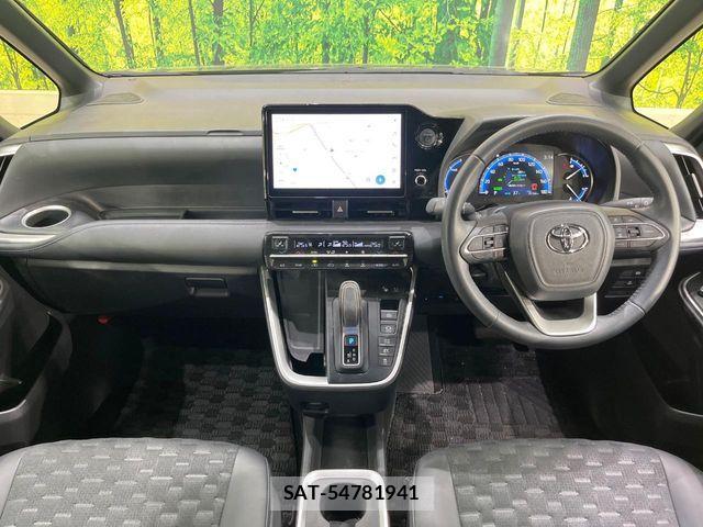 Toyota VOXY HYBRID 2024-10 8232352-1