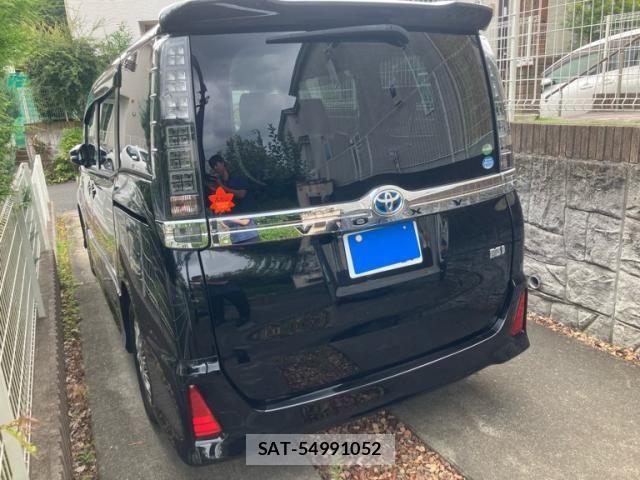 Toyota VOXY HYBRID 2016-04 8232368-6