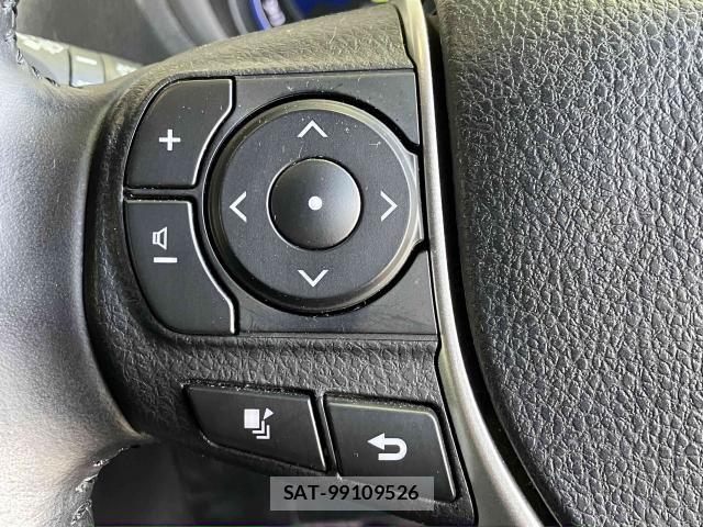 Toyota VOXY HYBRID 2021-07 8232358-15