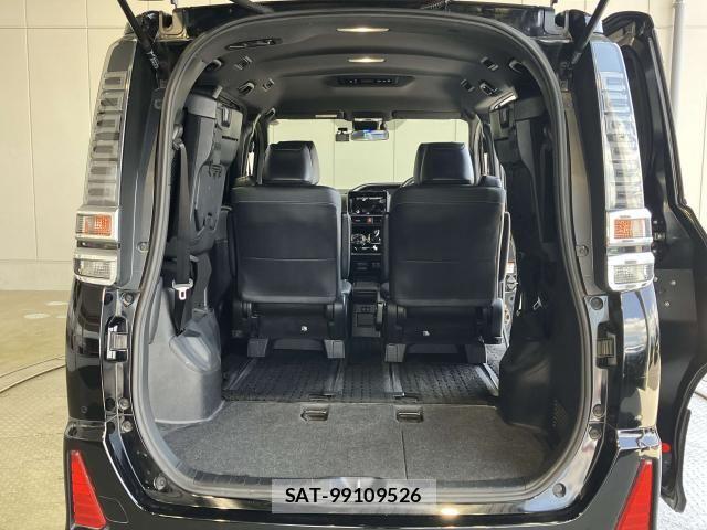 Toyota VOXY HYBRID 2021-07 8232358-20