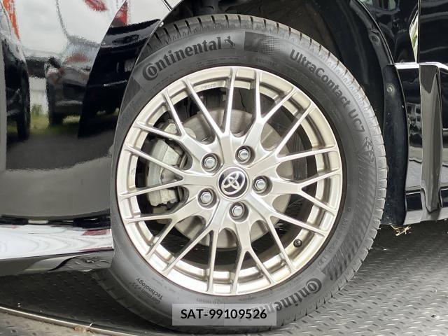 Toyota VOXY HYBRID 2021-07 8232358-3