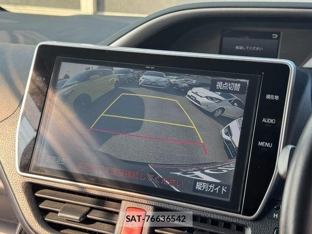 Toyota VOXY HYBRID 2017-04 8232359-20