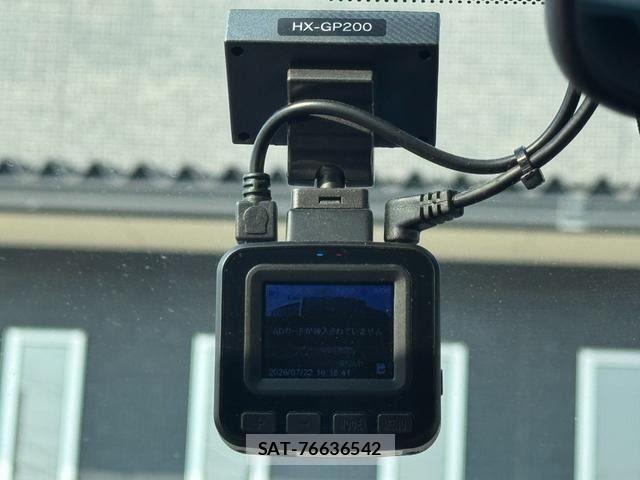 Toyota VOXY HYBRID 2017-04 8232359-27