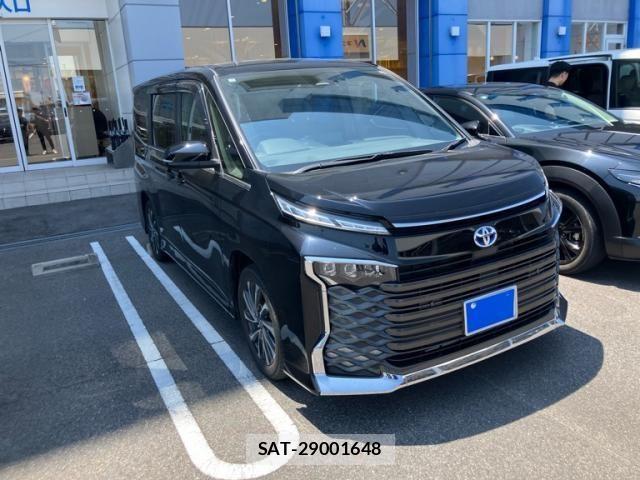Toyota VOXY HYBRID 2023-05 8232356-0