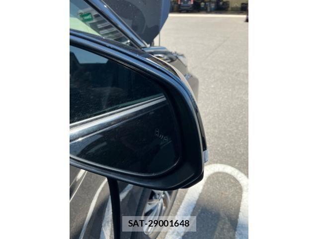 Toyota VOXY HYBRID 2023-05 8232356-9