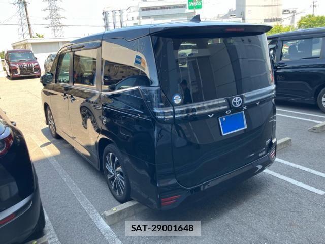Toyota VOXY HYBRID 2023-05 8232356-3
