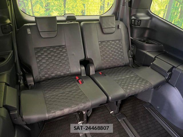 Toyota VOXY HYBRID 2022-11 8232347-10