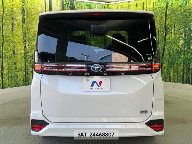 Toyota VOXY HYBRID 2022-11 8232347-16