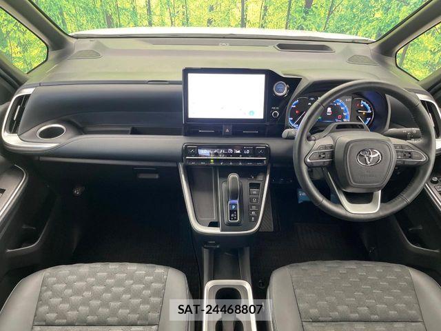 Toyota VOXY HYBRID 2022-11 8232347-1