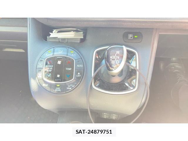 Toyota VOXY HYBRID 2015-09 8232370-11