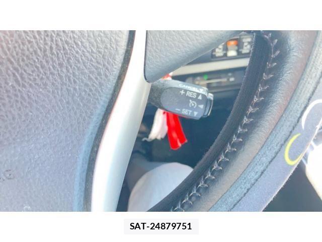 Toyota VOXY HYBRID 2015-09 8232370-13