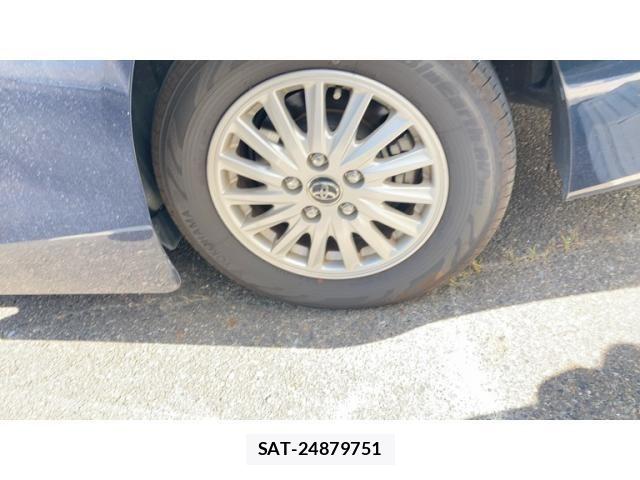 Toyota VOXY HYBRID 2015-09 8232370-18