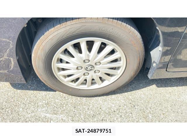 Toyota VOXY HYBRID 2015-09 8232370-19
