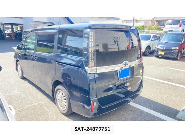 Toyota VOXY HYBRID 2015-09 8232370-3