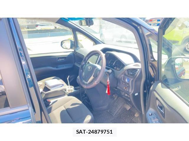 Toyota VOXY HYBRID 2015-09 8232370-4