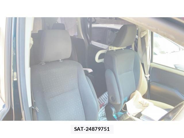 Toyota VOXY HYBRID 2015-09 8232370-5