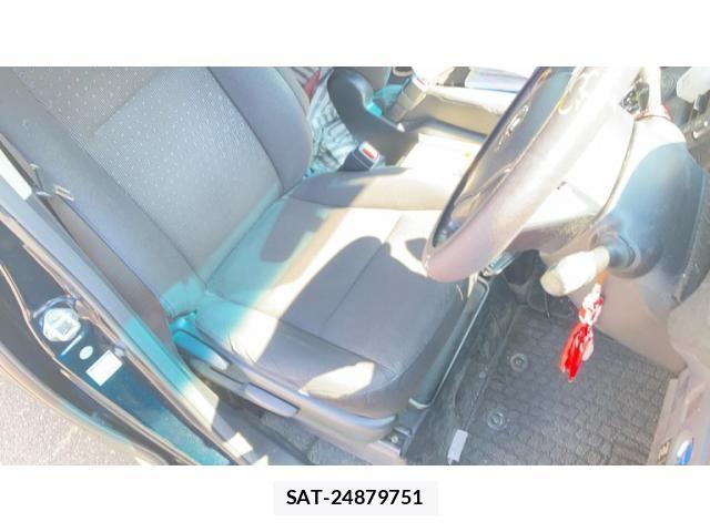 Toyota VOXY HYBRID 2015-09 8232370-6