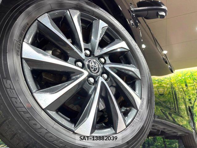Toyota VOXY HYBRID 2024-06 8232346-13