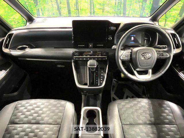 Toyota VOXY HYBRID 2024-06 8232346-1