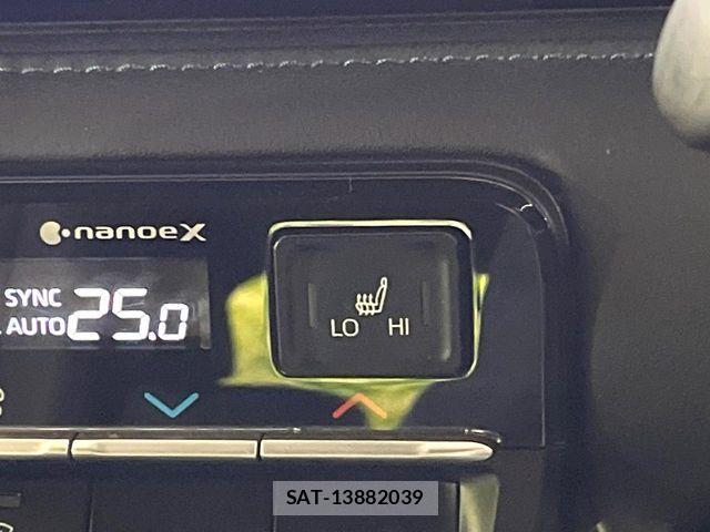 Toyota VOXY HYBRID 2024-06 8232346-6
