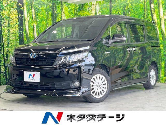 Toyota VOXY HYBRID 2015-06 8232361-0