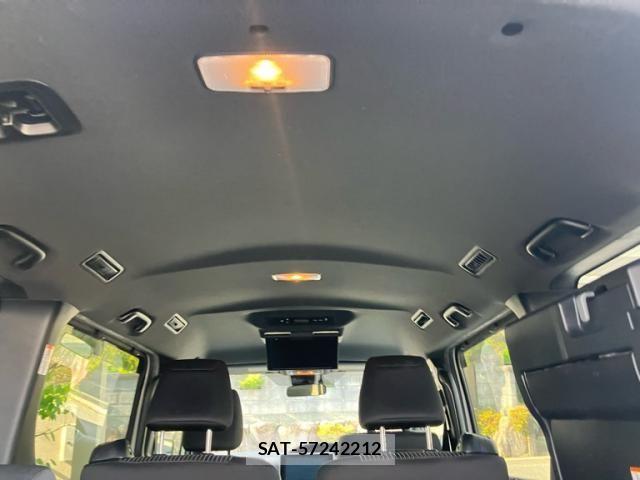 Toyota VOXY HYBRID 2017-10 8232367-21