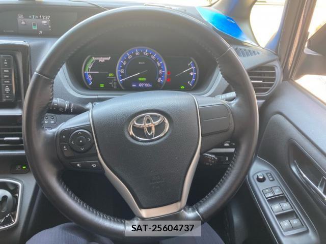 Toyota VOXY HYBRID 2014-03 8232376-11