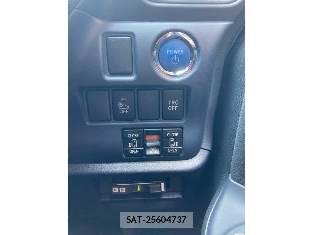 Toyota VOXY HYBRID 2014-03 8232376-16