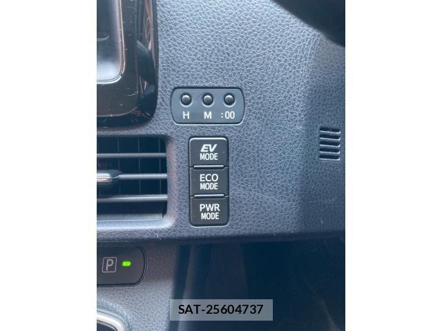 Toyota VOXY HYBRID 2014-03 8232376-19