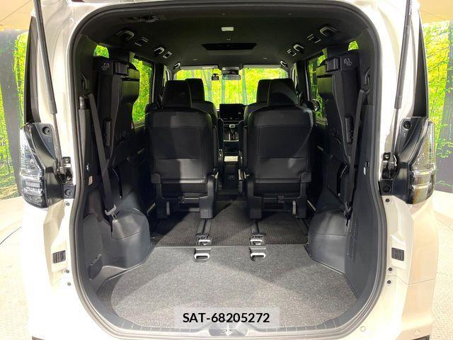 Toyota VOXY HYBRID 2023-11 8232357-10