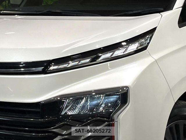 Toyota VOXY HYBRID 2023-11 8232357-11