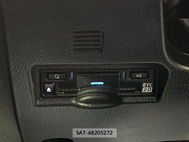 Toyota VOXY HYBRID 2023-11 8232357-6