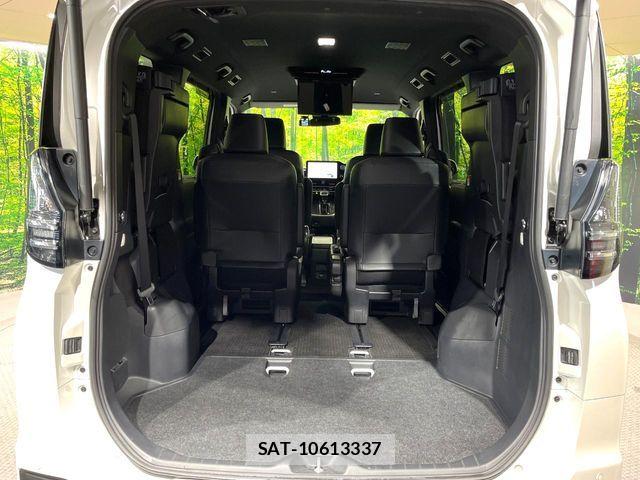 Toyota VOXY HYBRID 2023-01 8232345-10