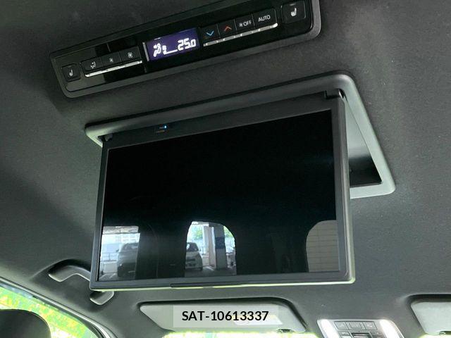 Toyota VOXY HYBRID 2023-01 8232345-3
