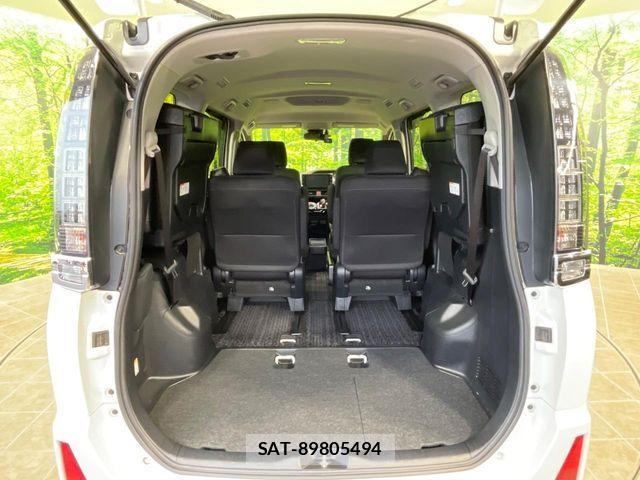 Toyota VOXY HYBRID 2016-07 8232362-10