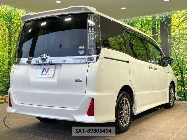 Toyota VOXY HYBRID 2016-07 8232362-17