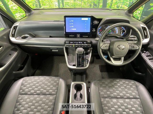 Toyota VOXY HYBRID 2023-12 8247144-1