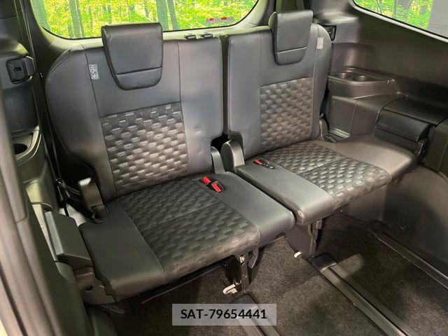 Toyota VOXY HYBRID 2025-03 8247142-9