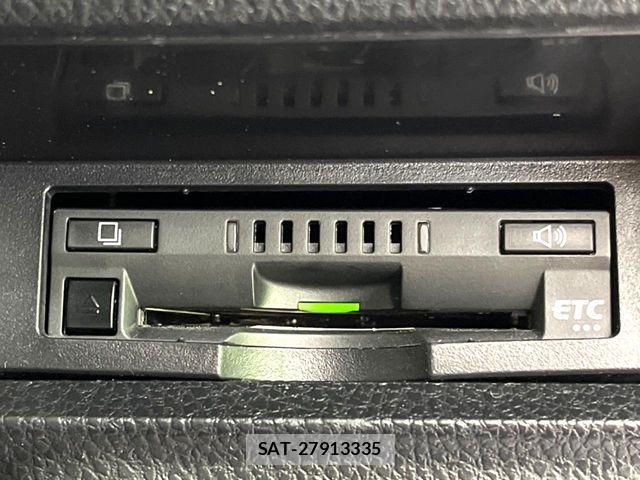 Toyota VOXY HYBRID 2020-09 8247145-7