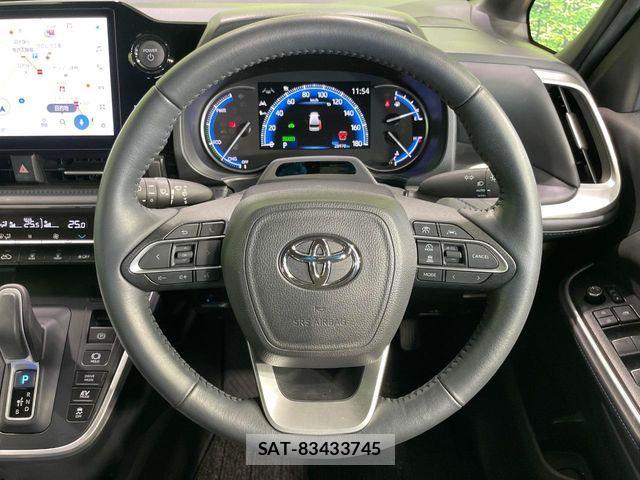 Toyota VOXY HYBRID 2023-10 8247143-11