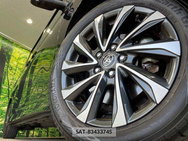 Toyota VOXY HYBRID 2023-10 8247143-13