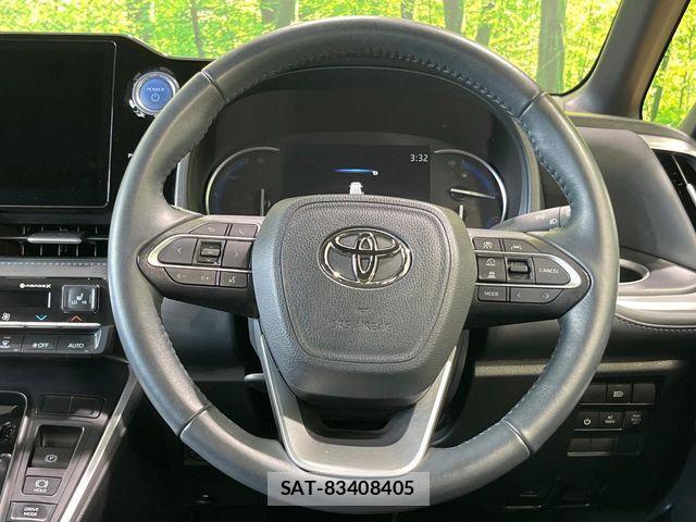 Toyota VOXY HYBRID 2022-10 8247146-12
