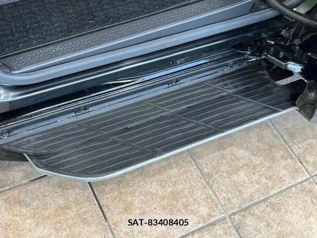 Toyota VOXY HYBRID 2022-10 8247146-7
